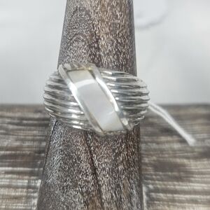Vintage Mother Of Pearl Ribbed Dome Ring 925 Sterling Silver Sz 7 EUC 70s-80s